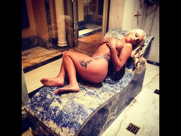 Lady Gaga Show Venere Nuda Ad Atene Foto Hot Su Instagram