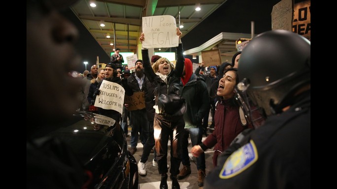 Migranti, rifugiati, turisti: il bando di Trump in 11 punti