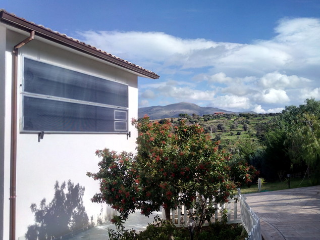 Cos'è e come funziona una scuola a ventilazione solare (una soluzione alle aule fredde d'inverno)