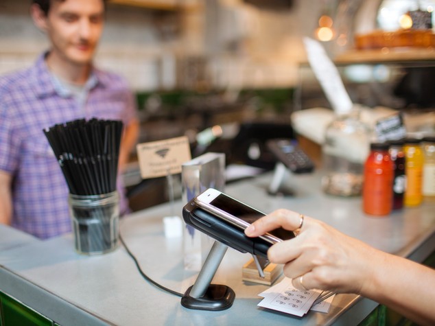 Pagare le tasse in due minuti col telefonino. In Estonia