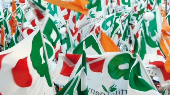 Il caos tessere a Napoli scuote il congresso Pd