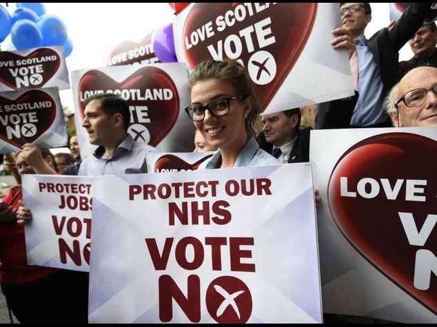 Vince il no, doccia scozzese su secessionisti. Salmond si dimette