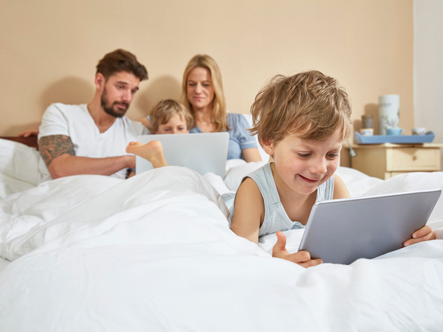 Ansia, insonnia, obesità: i danni del tablet sui più piccoli