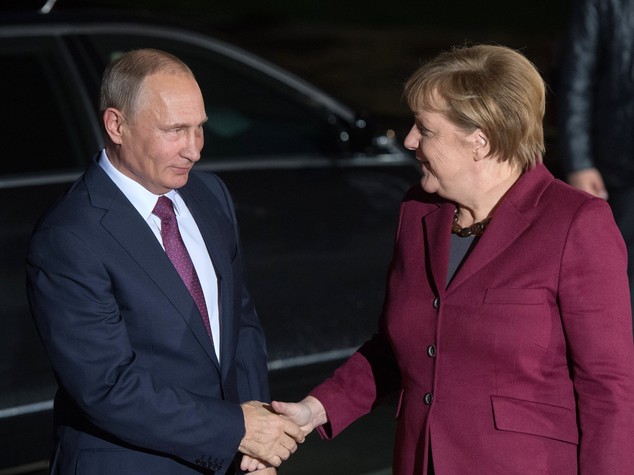 "Prussia for Russia". Quel filo tra Merkel e Putin che non si spezza