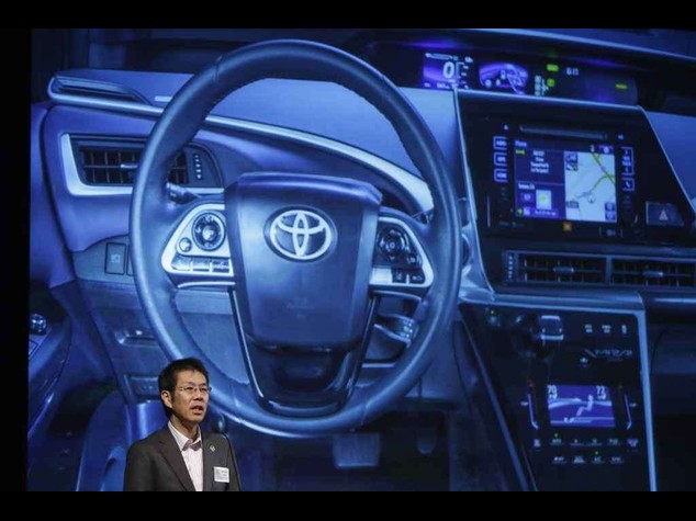 Toyota lancia l'auto a idrogeno "Futuro"