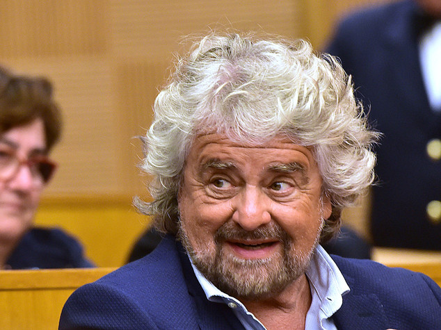 M5S vola nei sondaggi, Pd staccato di 5 punti
