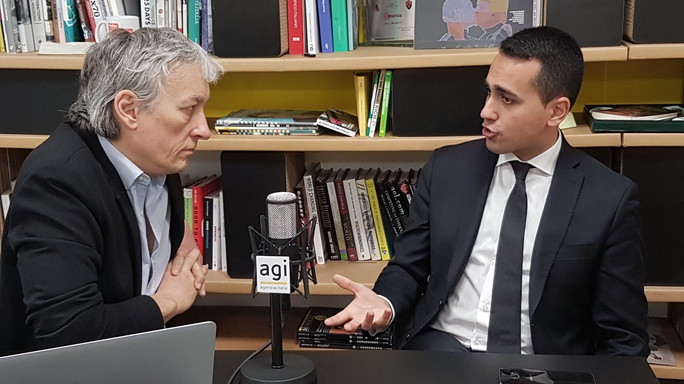 L'appello di Di Maio alle menti migliori: "Dateci una mano"