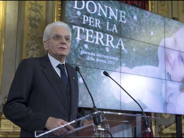Mattarella, omaggio alle donne "Senza di voi Italia piu' povera"