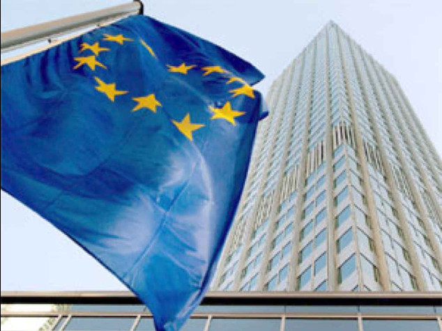 Bce all'Italia, target a rischio L'Ue, produzione -25% da 2007
