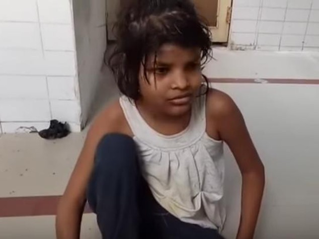 "E' una disabile abbandonata". Così tramonta il mito di 'Mowgli girl'