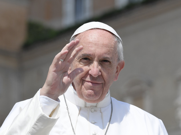 Papa Francesco prega per i cristiani perseguitati