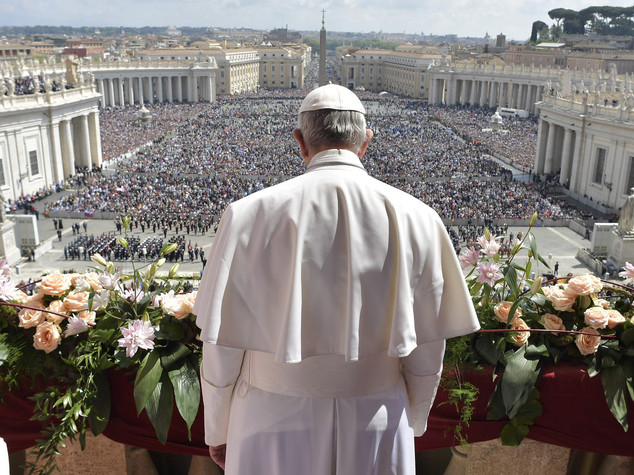 Papa Francesco prega per i cristiani perseguitati