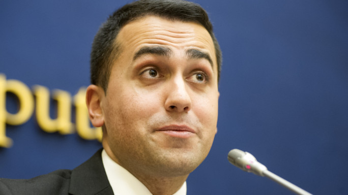 Di Maio: "I negozi aperti di domenica non guadagnano di più". Ma non ci sono elementi per dire che sia vero