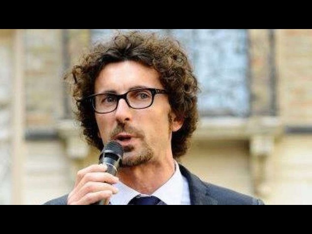 Riforme: Toninelli (M5S), che anguille Renzi e la sua ciurma!