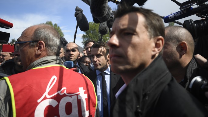 Macron frena nei sondaggi dopo lo schiaffo di Amiens