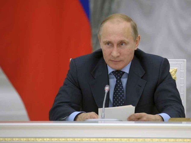 Russia contro i blogger: 'stretta' sul web, Putin presiede Consiglio sicurezza