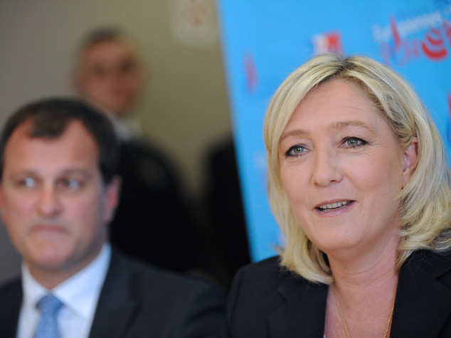 Lo schivo Louis contro la 'Prima Donna'. Chi sono monsieur Le Pen e madame Macron