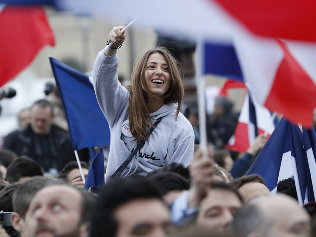 I tweet con le reazioni all'elezione di Macron, in una compilation