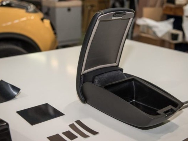 Mettere il cellulare in un 'bunker'. La soluzione Nissan per non distrarsi alla guida