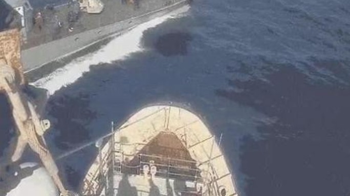 Duello in mare tra Ong e guardia costiera libica
