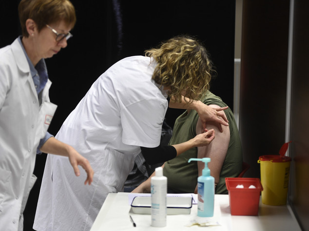 Di Battista vuol rendere gratuiti vaccini che già lo sono