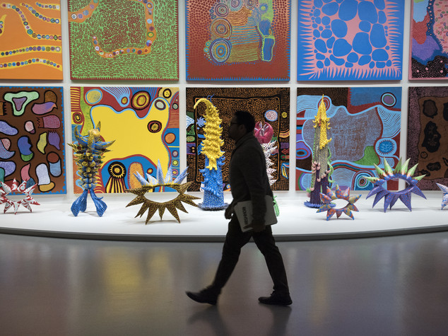 Chi è Yayoi Kusama, l'artista che vive (per scelta) in manicomio
