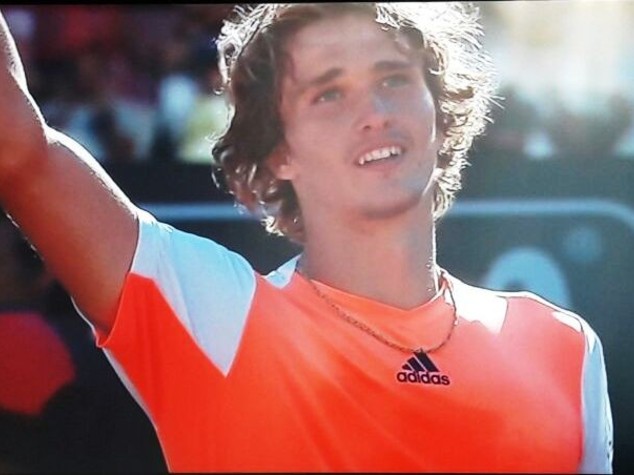 A Roma è nata una stella, Zverev travolge re Djokovic