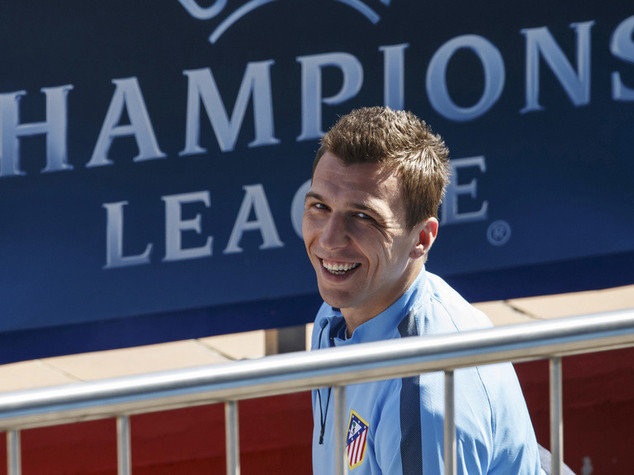 Football: Juventus sign Atletico Madrid's Mario Manzukic
