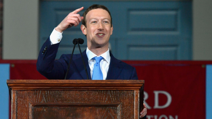 Su Facebook ci stanno più nonni che nipoti
