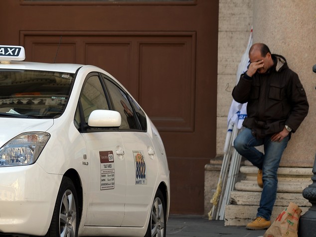 Uber, la politica non può più lavarsene le mani