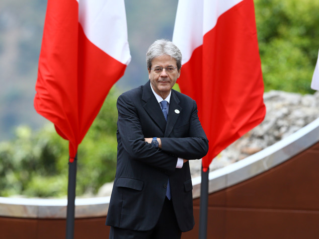 Diario di bordo. Duello tra Gentiloni e Orban sui migranti