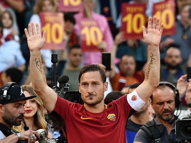 Totti: "non so dove, ma continuo"