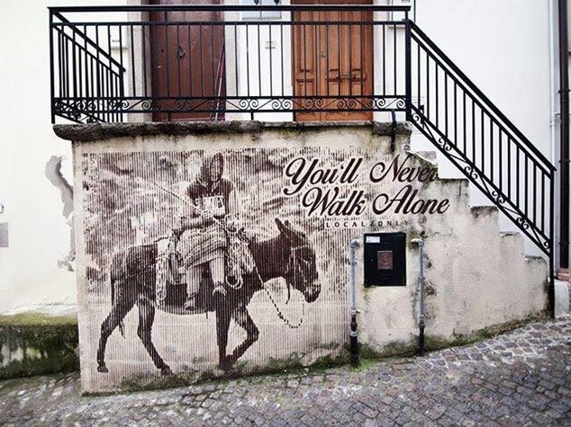 La Street art di AliCè per salvare l'antico borgo