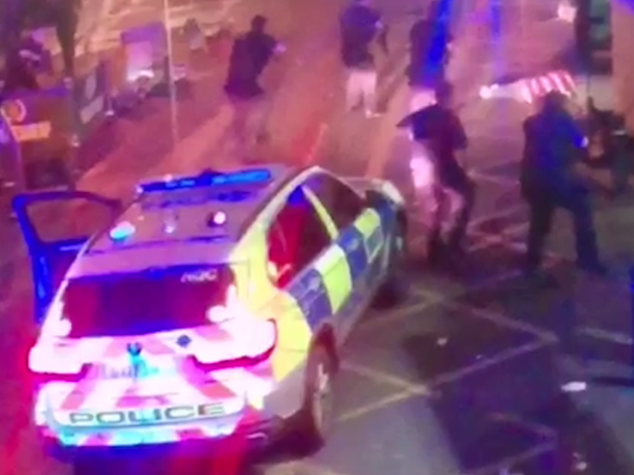 Le immagini dell'azione in cui i terroristi di Londra vengono uccisi