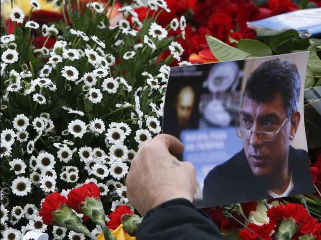 Nemtsov: incriminati 2 dei 5 ceceni fermati, uno confessa, un altro si fa esplodere