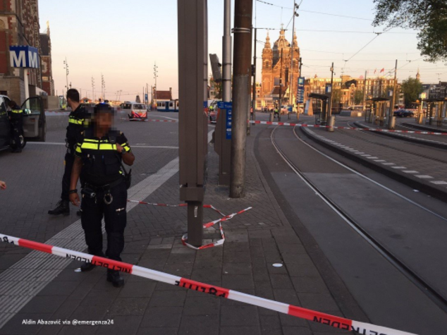 == Breaking News == Auto sui pedoni ad Amsterdam, 8 feriti, 2 gravi