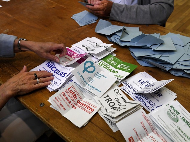 Francia: il partito di Macron conquista più di 400 seggi (exit polls)