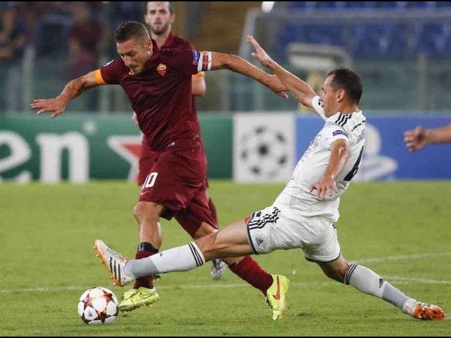Champions: Roma a valanga, 5-1 al Cska; scontri tra tifosi, 3 arresti e 4 daspo