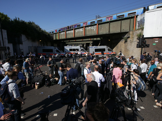 Furgone sui fedeli usciti da moschea, ancora terrore a Londra