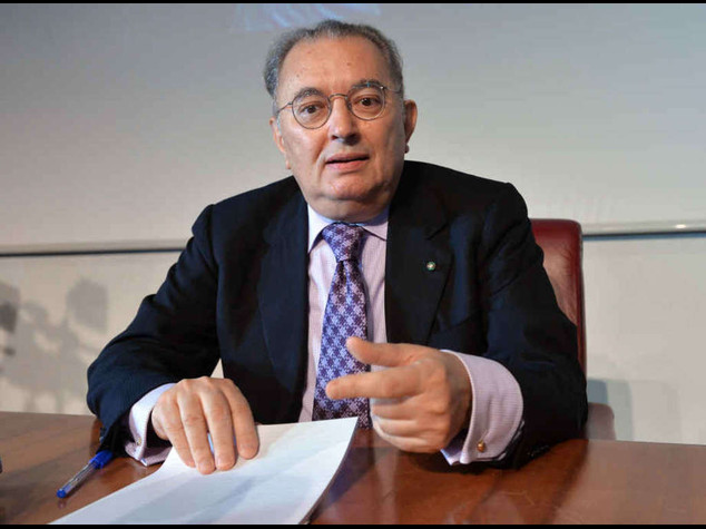 Squinzi, "aboliamo l'art.18". La Uil apre, "pronti a discutere"