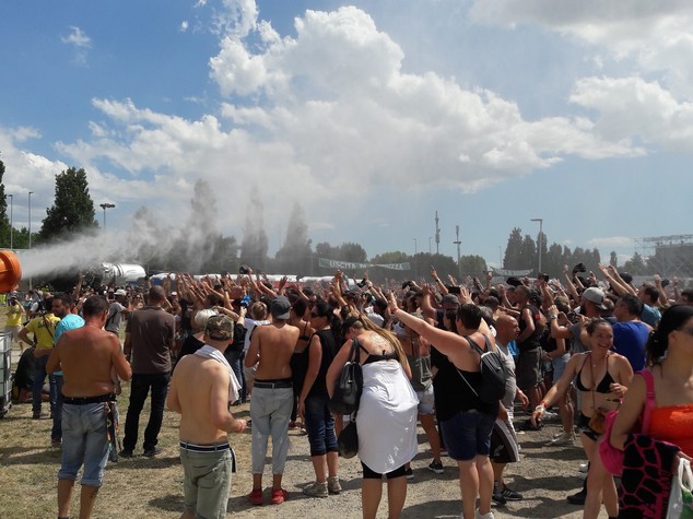 Come è nata la bufala degli oggetti smarriti al concerto di Vasco