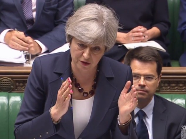 Non c'è pace per Theresa, spunta anche un dossier segreto su Riad