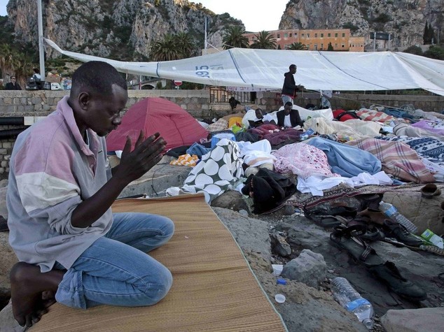 Immigrati: frasi choc ispettore Polfer, "inneggia a Hitler"