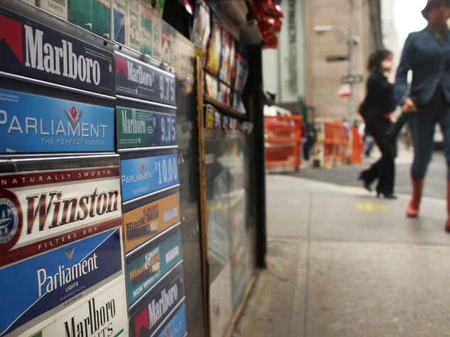 Così il tabacco è diventato l'oppio dei poveri