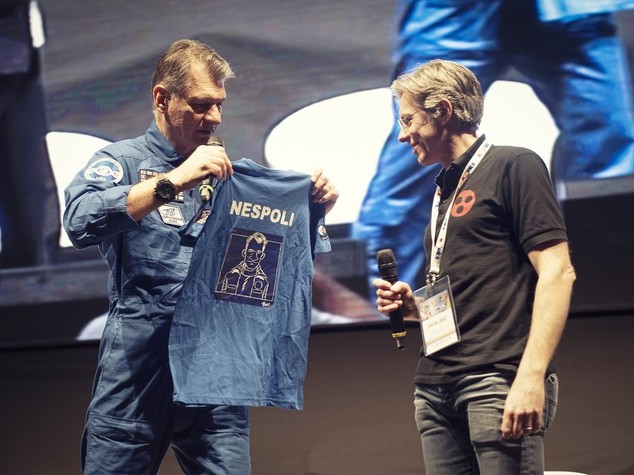 Spazio, Terra, uomini, Dio. Così parlò Paolo Nespoli, astronauta