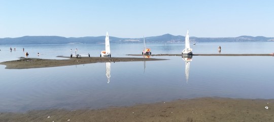 A Roma l'acqua c'è, ma ovviamente il lago di Bracciano continua a svuotarsi