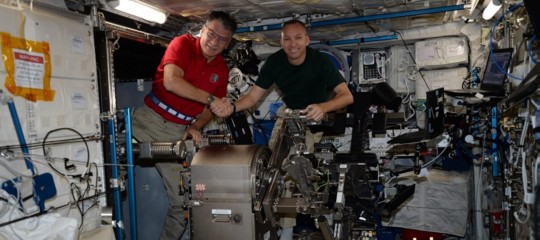 Nello spazio hanno messo Nespoli a fare il lavoro più difficile