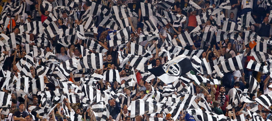 Perché l'abolizione della tessera del tifoso dovrebbe riportare le famiglie allo stadio