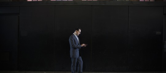 7,7 milioni di euro sprecati dai telefoni di Stato per calcio, scommesse e porno