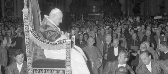 Ecco 24 scatti dei papi (e non solo) che non avete mai visto
